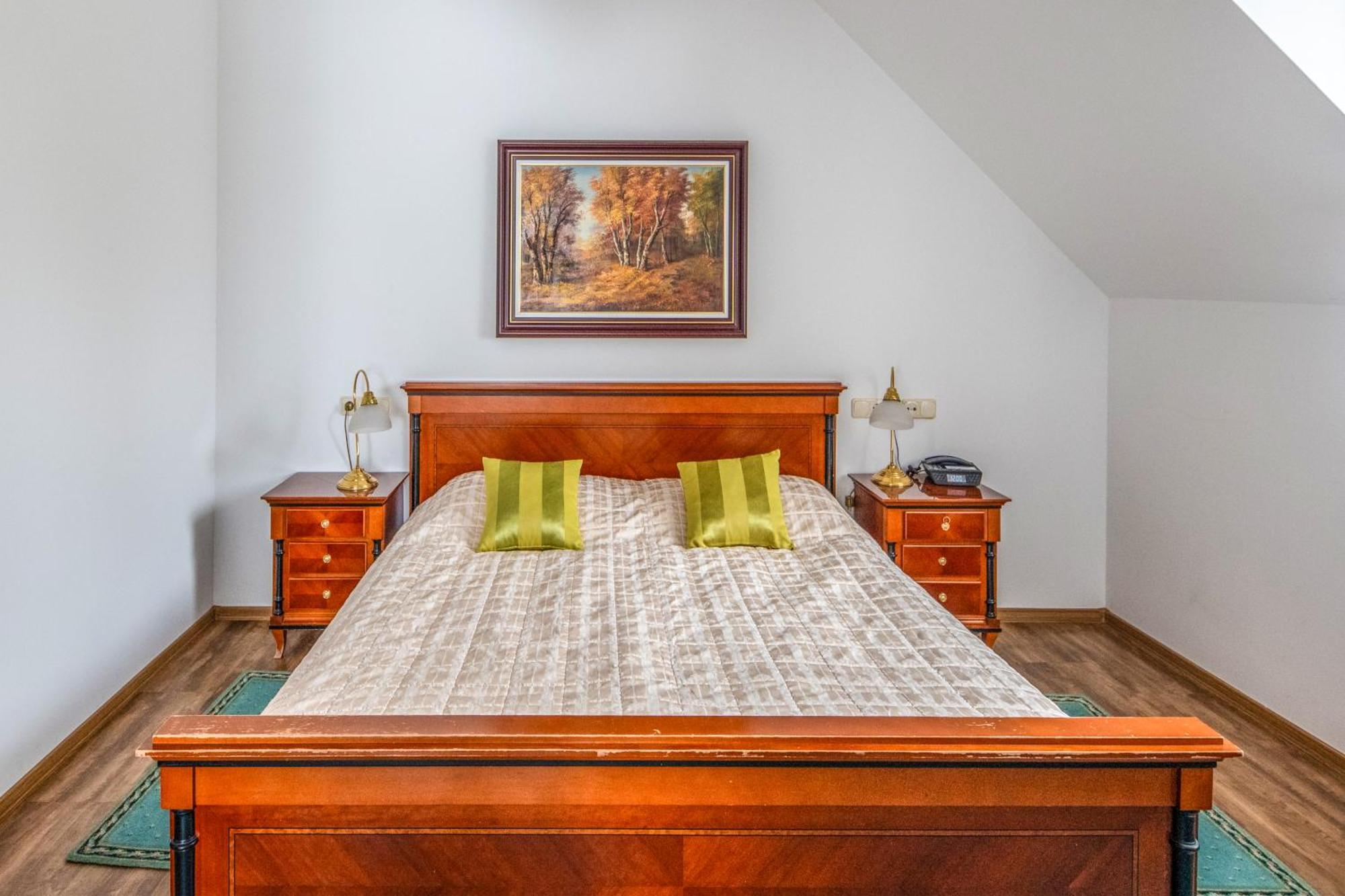 Szarvaskut Hotel Zirc Ngoại thất bức ảnh