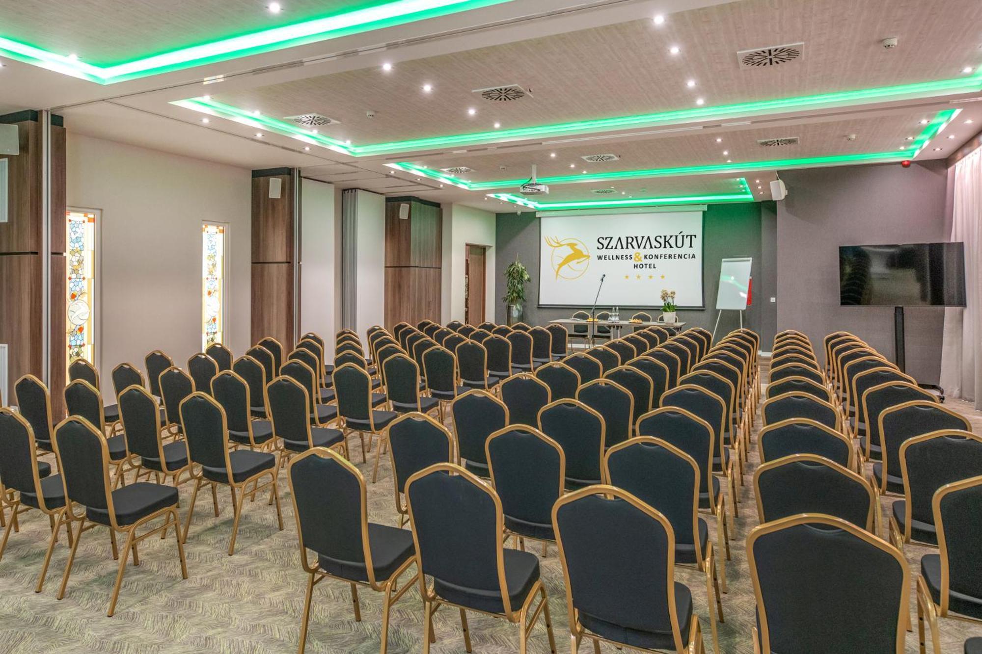 Szarvaskut Hotel Zirc Ngoại thất bức ảnh