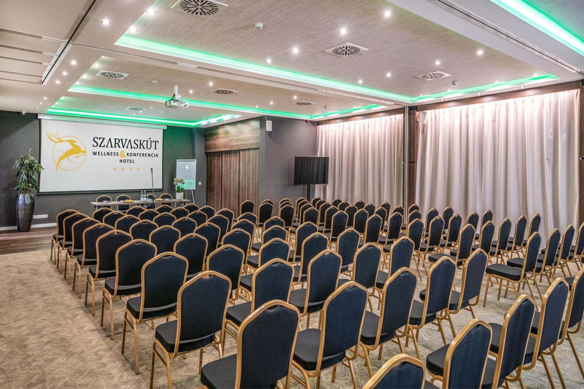 Szarvaskut Hotel Zirc Ngoại thất bức ảnh