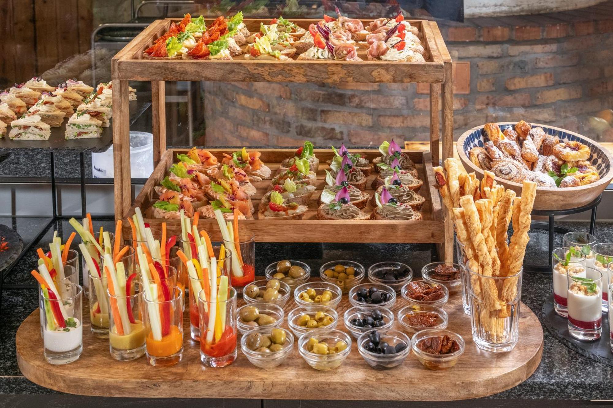 Szarvaskut Hotel Zirc Ngoại thất bức ảnh