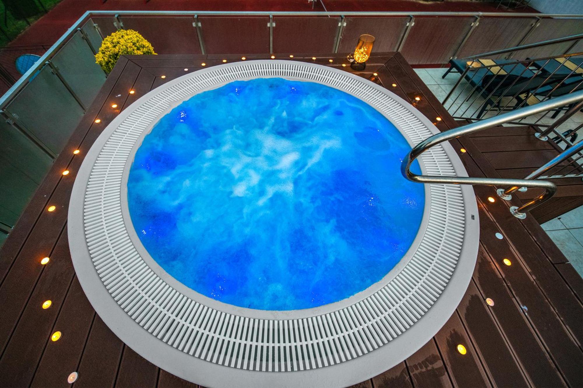 Szarvaskut Hotel Zirc Ngoại thất bức ảnh