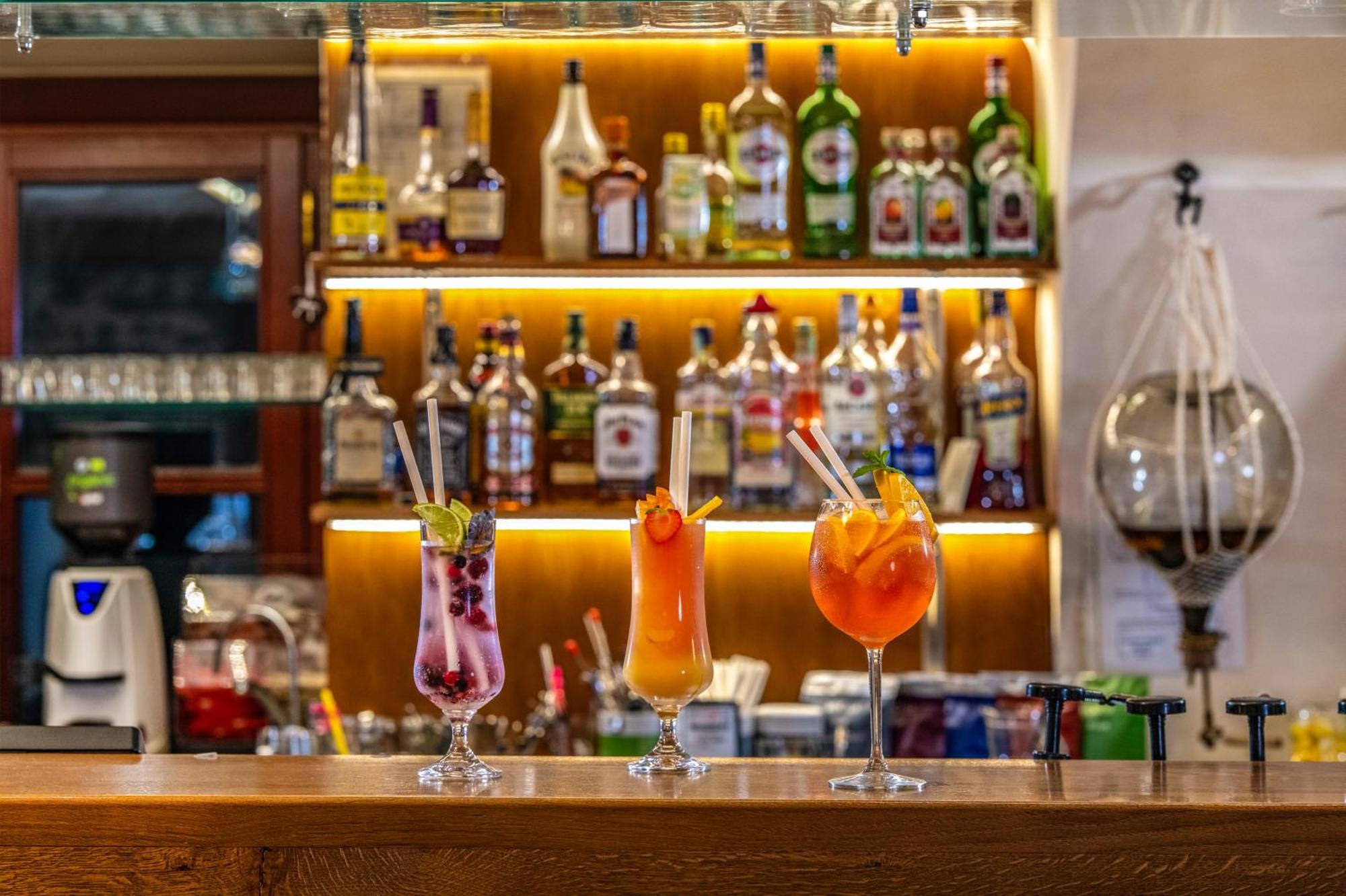 Szarvaskut Hotel Zirc Ngoại thất bức ảnh