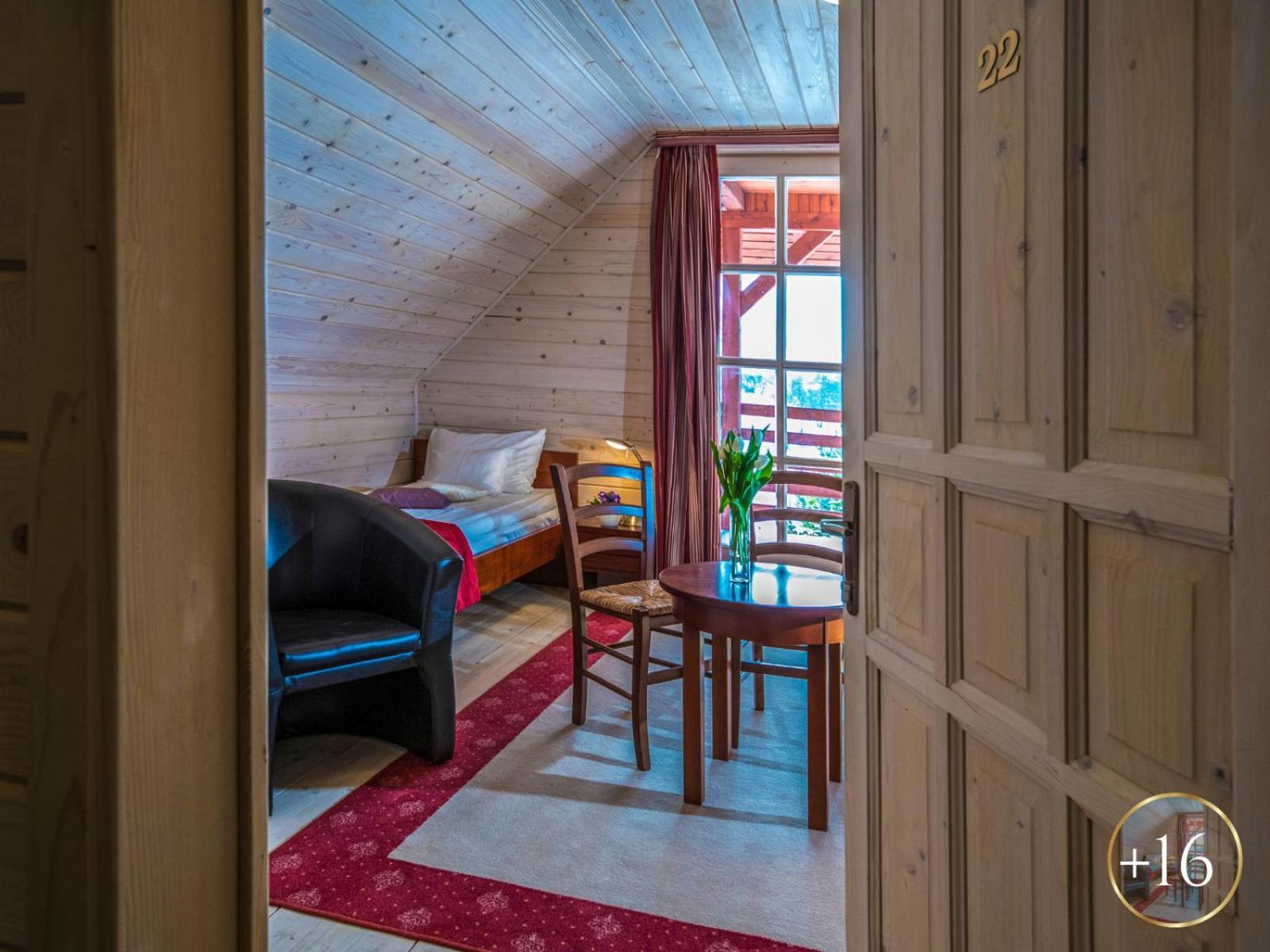 Szarvaskut Hotel Zirc Ngoại thất bức ảnh